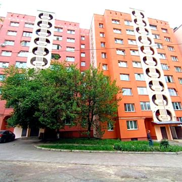 Романа Шухевича вул., 8