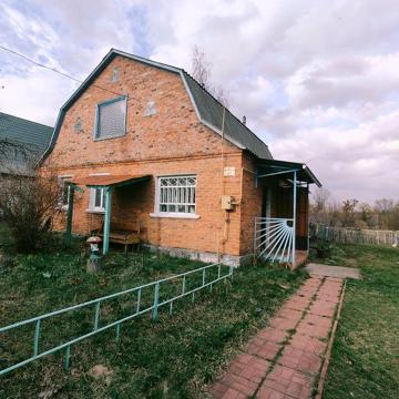 Бабинці-продам цегляний капітальний будинок в центрі селища !