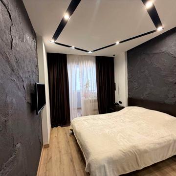 Продам 3к квартиру бульвар Славы 18