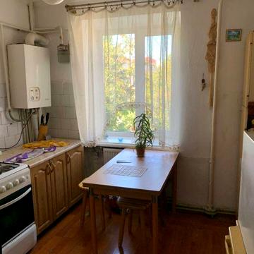 Продаж квартири, три кімнати