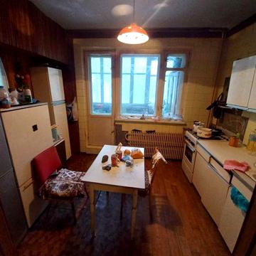Продам 4 к. квартиру перекресток ул. Клочковская и Космическая