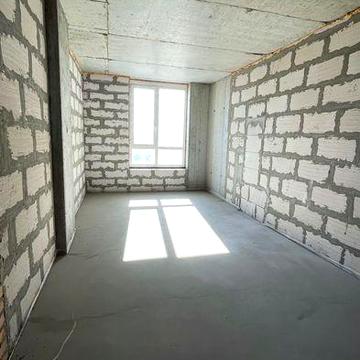 Продам видову трикімнатну квартиру 86 м2 у зданому будинку