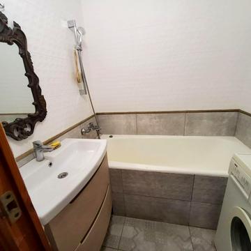 Метробудівників вул., 27