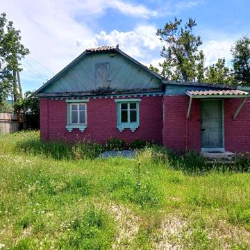 Здається  хата село Лебедівка