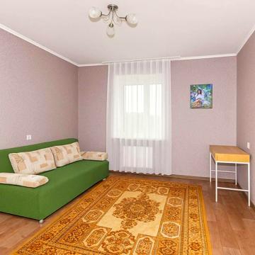 Нафтовиків, 15