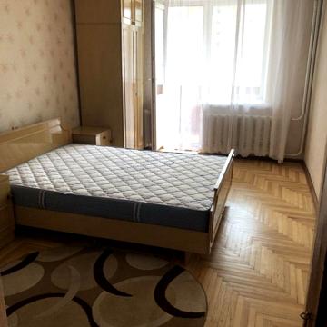 Володимира Івасюка просп. (Героїв Сталінграду), 14
