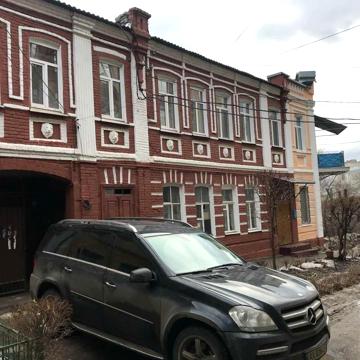 Потебні вул., 2