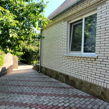 Покровська вул.