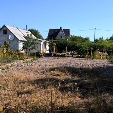 Продам будинок з земельною ділянкою
