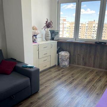 Продаю квартиру 2к на Урловской видовая 25этаж