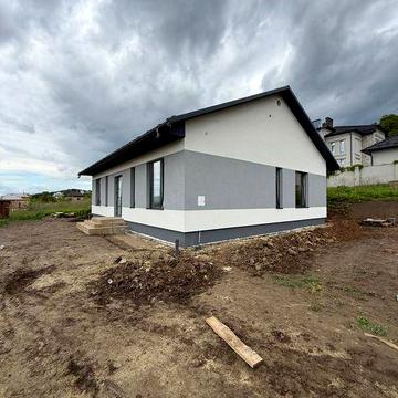 Продається новий будинок біля лісу