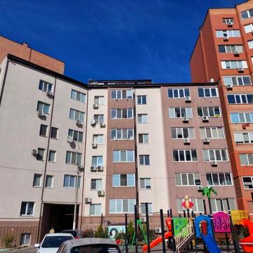 Продам двух комнатную квартиру в районе Монолит
