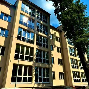 Однокімнатна  квартира в центрі біля парку «Незнайко»