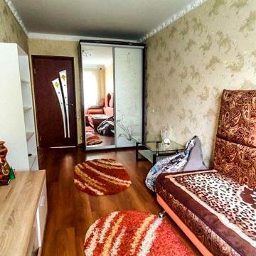 Продаж  2 кімн. кв. Район Голівуд. Меблі. Техніка. Є відноілення