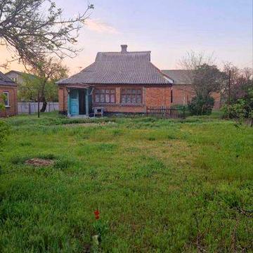 У продажу окремий будинок