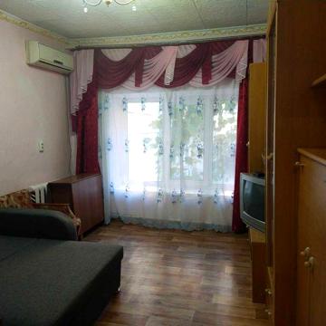 Сдам долгосрочно двухкомнатную в Канатном пер
