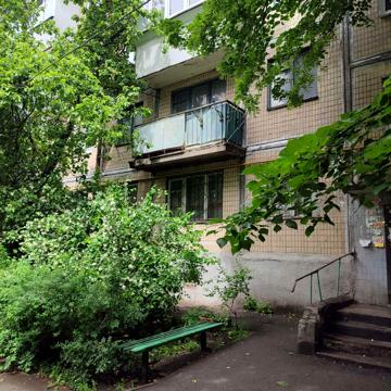 Вацлава Гавела бульв. (Івана Лепсе), 5