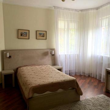 Академіка Андрія Сахарова вул., 58а