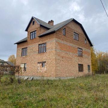 Продається забудова і земальний участок 14 сотих.