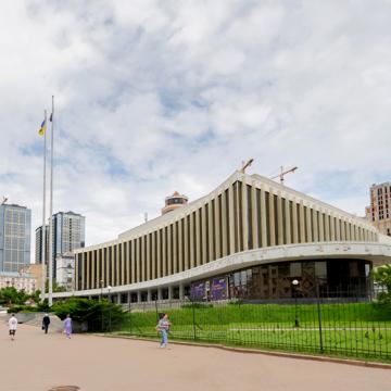 Велика Васильківська вул. (Червоноармійська), 112