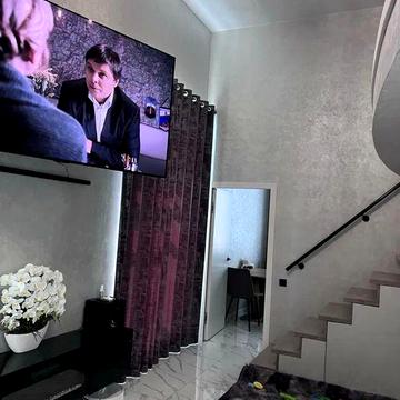 Продам 2-о к/к 72 м2 з меблями та технікою в Новомиколаївці.