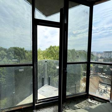 Продаж 3 кімнатної квартири з видом на набережну ЖК Uzh Towers