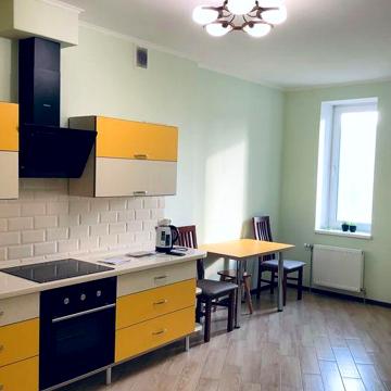Простора квартира,. пр. Академіка Глушкова 9 В, м. Іподром