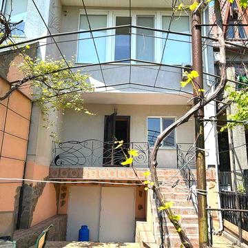 Сдаётся в аренду трёхэтажный дом в Совиньоне. Панорама моря!