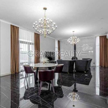 Продається будинок з ремонтом 240м2 КМ Крушинка 12 соток з терасою