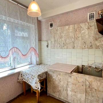 Празька вул., 27