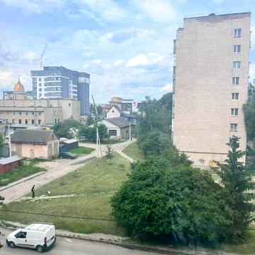 Трьохкімнатна квартира на вул. Вовчинецька