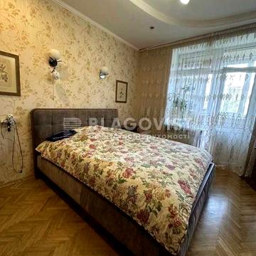 Гарматная 45 Продам 3к квартиру с качественным ремонтом в сталинке