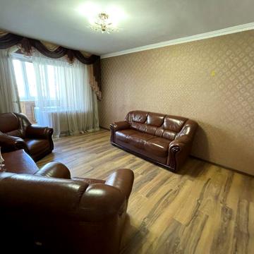 Сержа Лифаря 8, 4 поверх, 74м2, Деснянский