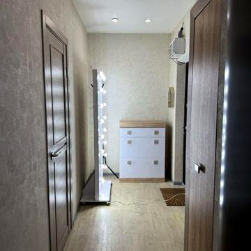 Сдам на Бочарова 56а квартиру
