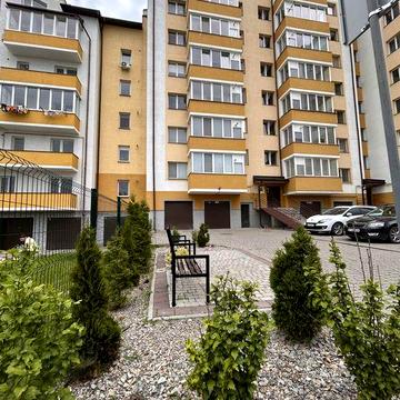 Продається двокімнатна квортира по вулиці Демянів Лаз ЖК Світанковий