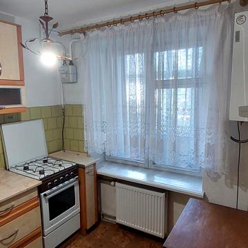 Євгена Коновальця вул., 144а