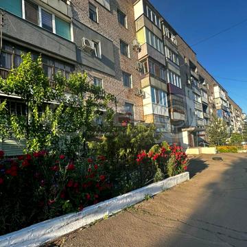 Свірська вул., 1
