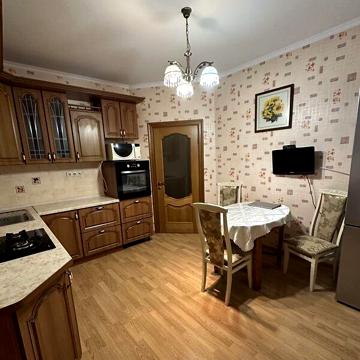 Довгострокова оренда 2к Квартира Богдана Хмельницького вулиця