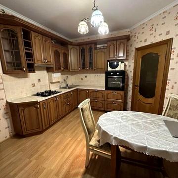 Довгострокова оренда 2к Квартира Богдана Хмельницького вулиця