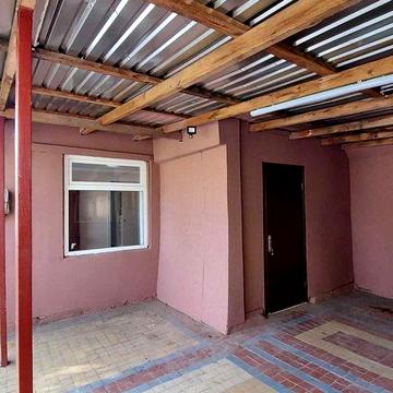 Продается одноэтажный дом на участке 5 соток ул. Учительская