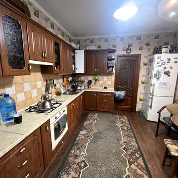 Продаж будинку вул. Театральна, біля парку Юність.