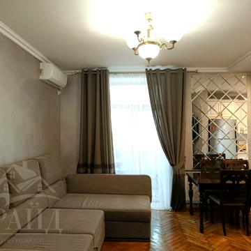 Воскресенська, 5
