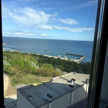 Однокімнатна квартира на Таїраві з видом на море.