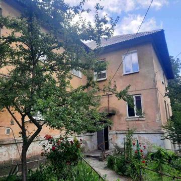 Продам 3-комнатную квартиру в ж/м Приднепровск, ул. Станиславского, 11
