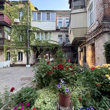 Князя Володимира Великого вул. (Плеханова), 6
