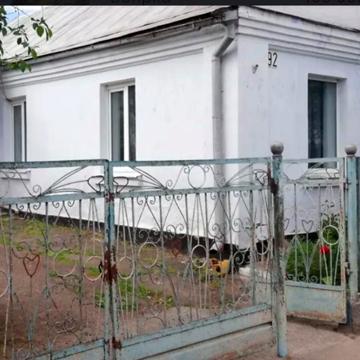Дворецька вул., 92