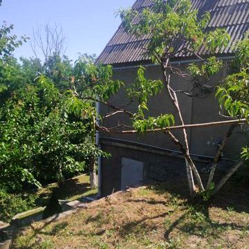 Продам 2    дачи с возможностью прописки возле улицы Киевской