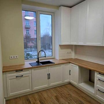 Продам 3 кімнатну квартиру в центрі міста !