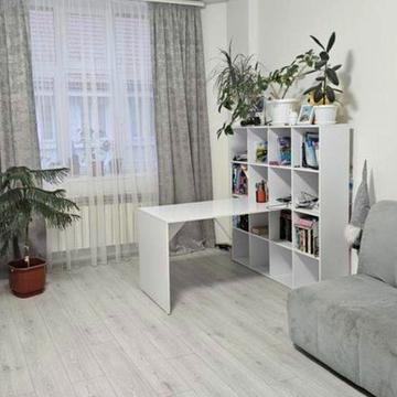 Олександра Довженка вул., 9