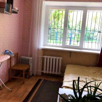 Продам малогабаритну квартиру